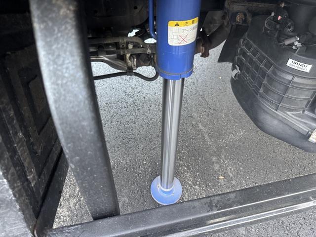 エルフトラック ２．２ｔ吊４段簡易クレーン付き　木平　ワイドロング　タダノ　ＺＳ２２４ＨＢＡ　フックイン　４，３６０×２，０８０　積載２ｔ　シフト：スムーサー　２ペダル　セミオートマ　吊ｔ数２．２ｔ吊　４段ブーム　ＥＴＣ　ＬＤＷＳ　　プリクラッシュブレーキ（ＰＣＢ）（18枚目）