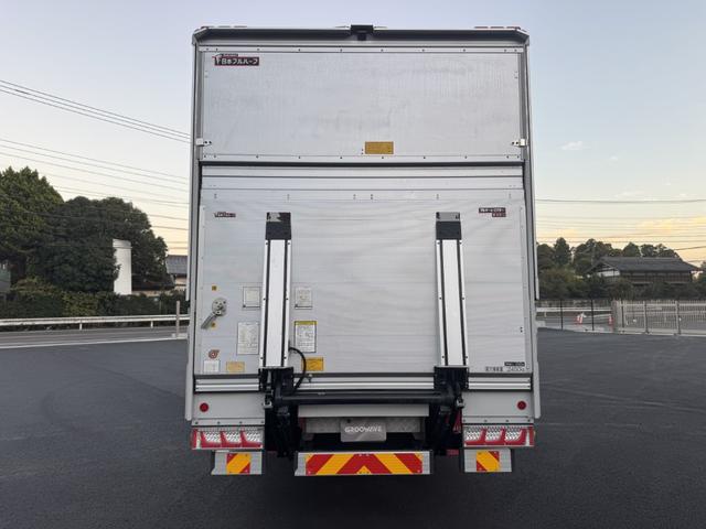 コンドル アルミウイング ワイド ベッド付 エアサス ゲート蓋 日本フルハーフ 6,210×2,410×2,490 ラッシング2段 引出しフック6対 アルミホイール 積載2.45t F6 6速 マニュアル 4tウイング バックカメラ エアサスコントローラー(9枚目)