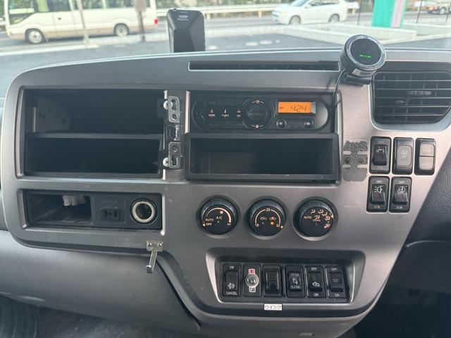 コンドル アルミウイング ワイド ベッド付 エアサス ゲート蓋 日本フルハーフ 6,210×2,410×2,490 ラッシング2段 引出しフック6対 アルミホイール 積載2.45t F6 6速 マニュアル 4tウイング バックカメラ エアサスコントローラー(36枚目)