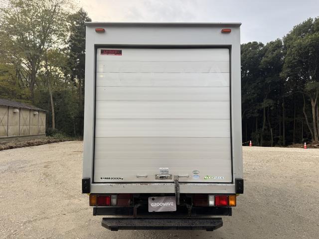 エルフトラック アルミバン　標準ロング　ムトウボデー　リアシャッター扉　荷箱内ステンレス張り　荷箱内フロントパネル加工穴　走行５６千ｋｍ　積載２ｔ　Ｆ６　６速　マニュアル　２ｔバン　ＥＴＣ１．０　アイドリングストップ（7枚目）