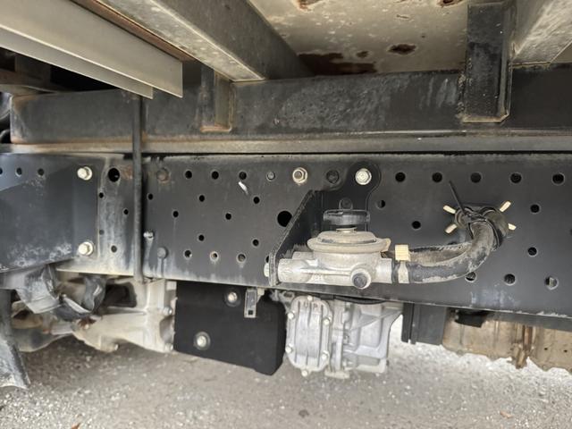 エルフトラック アルミバン　標準ロング　ムトウボデー　リアシャッター扉　荷箱内ステンレス張り　荷箱内フロントパネル加工穴　走行５６千ｋｍ　積載２ｔ　Ｆ６　６速　マニュアル　２ｔバン　ＥＴＣ１．０　アイドリングストップ（16枚目）