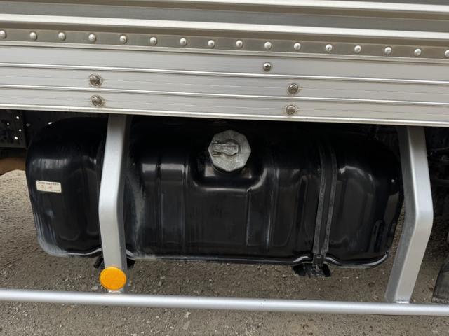 エルフトラック アルミバン　標準ロング　ムトウボデー　リアシャッター扉　荷箱内ステンレス張り　荷箱内フロントパネル加工穴　走行５６千ｋｍ　積載２ｔ　Ｆ６　６速　マニュアル　２ｔバン　ＥＴＣ１．０　アイドリングストップ（20枚目）