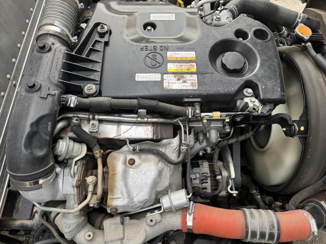 エルフトラック アルミバン　標準ロング　ムトウボデー　リアシャッター扉　荷箱内ステンレス張り　荷箱内フロントパネル加工穴　走行５６千ｋｍ　積載２ｔ　Ｆ６　６速　マニュアル　２ｔバン　ＥＴＣ１．０　アイドリングストップ（33枚目）