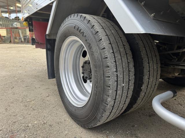 エルフトラック アルミバン　標準ロング　ムトウボデー　リアシャッター扉　荷箱内ステンレス張り　荷箱内フロントパネル加工穴　走行５６千ｋｍ　積載２ｔ　Ｆ６　６速　マニュアル　２ｔバン　ＥＴＣ１．０　アイドリングストップ（37枚目）