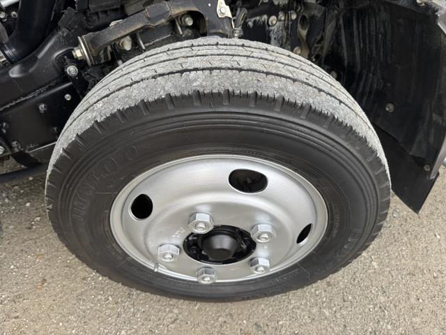 エルフトラック アルミバン　標準ロング　ムトウボデー　リアシャッター扉　荷箱内ステンレス張り　荷箱内フロントパネル加工穴　走行５６千ｋｍ　積載２ｔ　Ｆ６　６速　マニュアル　２ｔバン　ＥＴＣ１．０　アイドリングストップ（38枚目）