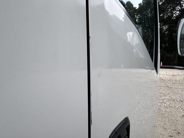 エルフトラック アルミバン　標準ロング　ムトウボデー　リアシャッター扉　荷箱内ステンレス張り　荷箱内フロントパネル加工穴　走行５６千ｋｍ　積載２ｔ　Ｆ６　６速　マニュアル　２ｔバン　ＥＴＣ１．０　アイドリングストップ（41枚目）