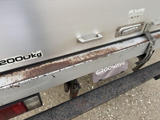 エルフトラック アルミバン　標準ロング　ムトウボデー　リアシャッター扉　荷箱内ステンレス張り　荷箱内フロントパネル加工穴　走行５６千ｋｍ　積載２ｔ　Ｆ６　６速　マニュアル　２ｔバン　ＥＴＣ１．０　アイドリングストップ（44枚目）