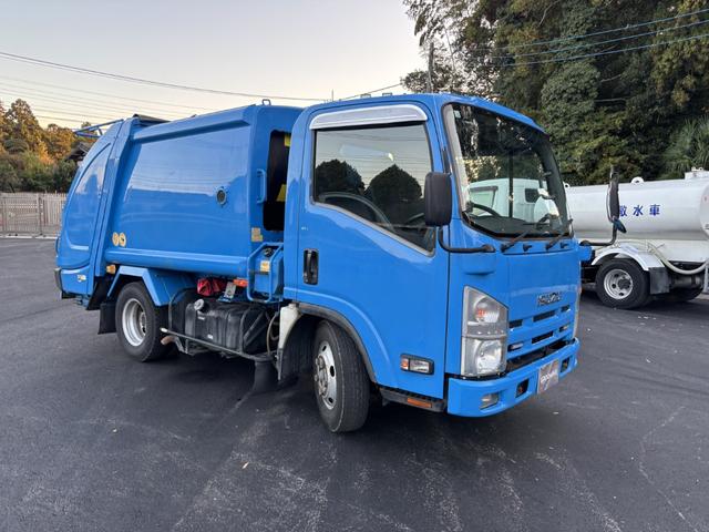 エルフトラック プレスパッカー 新明和 GTO42-5433WS1 4.2立米 汚水タンク 低騒音 助手席側スライドドア 積載2t F6 6速 マニュアル 塵芥車 プレス式 ゴミ収集車 2tパッカー ETC1.0 バックカメラ(3枚目)