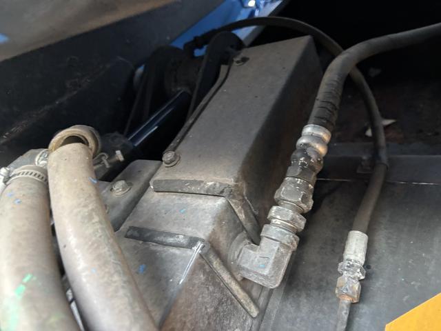 エルフトラック プレスパッカー 新明和 GTO42-5433WS1 4.2立米 汚水タンク 低騒音 助手席側スライドドア 積載2t F6 6速 マニュアル 塵芥車 プレス式 ゴミ収集車 2tパッカー ETC1.0 バックカメラ(13枚目)