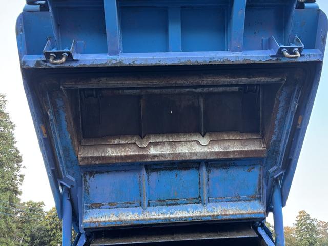 エルフトラック プレスパッカー 新明和 GTO42-5433WS1 4.2立米 汚水タンク 低騒音 助手席側スライドドア 積載2t F6 6速 マニュアル 塵芥車 プレス式 ゴミ収集車 2tパッカー ETC1.0 バックカメラ(20枚目)