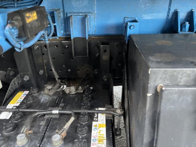 エルフトラック プレスパッカー 新明和 GTO42-5433WS1 4.2立米 汚水タンク 低騒音 助手席側スライドドア 積載2t F6 6速 マニュアル 塵芥車 プレス式 ゴミ収集車 2tパッカー ETC1.0 バックカメラ(26枚目)