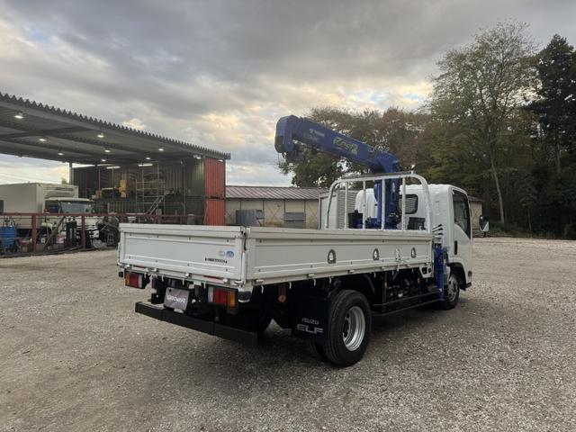 エルフトラック ２．６ｔ吊３段クレーン　木平　標準ロング　タダノ　ＺＥ２６３ＭＨ　フックイン　ラジコン　３，６２０×１，８００　走行７４千ｋｍ　積載２ｔ　Ｆ５　５速　マニュアル　吊ｔ数２．６ｔ吊　３段ブーム　送信機　古河ユニック　２ｔクレーン（4枚目）