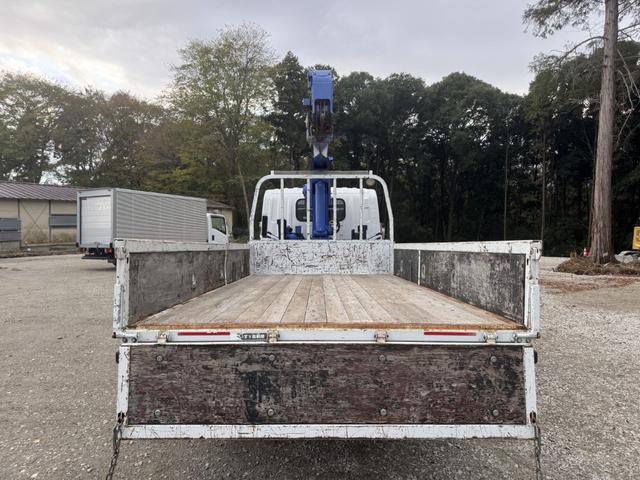 エルフトラック ２．６ｔ吊３段クレーン　木平　標準ロング　タダノ　ＺＥ２６３ＭＨ　フックイン　ラジコン　３，６２０×１，８００　走行７４千ｋｍ　積載２ｔ　Ｆ５　５速　マニュアル　吊ｔ数２．６ｔ吊　３段ブーム　送信機　古河ユニック　２ｔクレーン（10枚目）