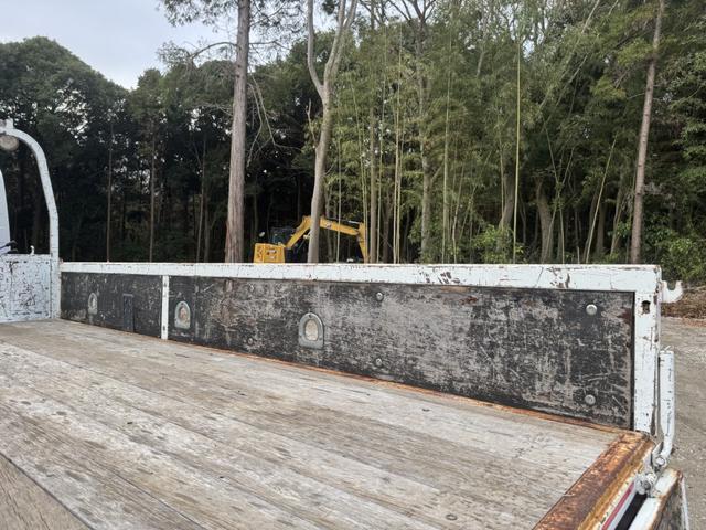 エルフトラック ２．６ｔ吊３段クレーン　木平　標準ロング　タダノ　ＺＥ２６３ＭＨ　フックイン　ラジコン　３，６２０×１，８００　走行７４千ｋｍ　積載２ｔ　Ｆ５　５速　マニュアル　吊ｔ数２．６ｔ吊　３段ブーム　送信機　古河ユニック　２ｔクレーン（12枚目）