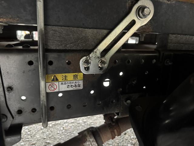 エルフトラック ２．６ｔ吊３段クレーン　木平　標準ロング　タダノ　ＺＥ２６３ＭＨ　フックイン　ラジコン　３，６２０×１，８００　走行７４千ｋｍ　積載２ｔ　Ｆ５　５速　マニュアル　吊ｔ数２．６ｔ吊　３段ブーム　送信機　古河ユニック　２ｔクレーン（31枚目）