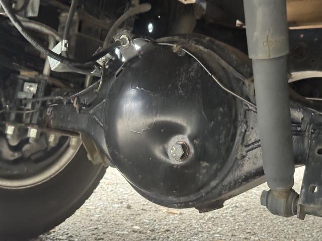 エルフトラック ２．６ｔ吊３段クレーン　木平　標準ロング　タダノ　ＺＥ２６３ＭＨ　フックイン　ラジコン　３，６２０×１，８００　走行７４千ｋｍ　積載２ｔ　Ｆ５　５速　マニュアル　吊ｔ数２．６ｔ吊　３段ブーム　送信機　古河ユニック　２ｔクレーン（32枚目）