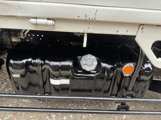 エルフトラック ２．６ｔ吊３段クレーン　木平　標準ロング　タダノ　ＺＥ２６３ＭＨ　フックイン　ラジコン　３，６２０×１，８００　走行７４千ｋｍ　積載２ｔ　Ｆ５　５速　マニュアル　吊ｔ数２．６ｔ吊　３段ブーム　送信機　古河ユニック　２ｔクレーン（33枚目）