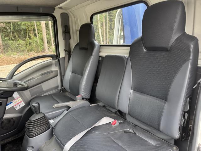 エルフトラック ２．６ｔ吊３段クレーン　木平　標準ロング　タダノ　ＺＥ２６３ＭＨ　フックイン　ラジコン　３，６２０×１，８００　走行７４千ｋｍ　積載２ｔ　Ｆ５　５速　マニュアル　吊ｔ数２．６ｔ吊　３段ブーム　送信機　古河ユニック　２ｔクレーン（43枚目）