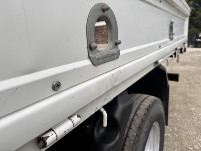 エルフトラック ２．６ｔ吊３段クレーン　木平　標準ロング　タダノ　ＺＥ２６３ＭＨ　フックイン　ラジコン　３，６２０×１，８００　走行７４千ｋｍ　積載２ｔ　Ｆ５　５速　マニュアル　吊ｔ数２．６ｔ吊　３段ブーム　送信機　古河ユニック　２ｔクレーン（56枚目）