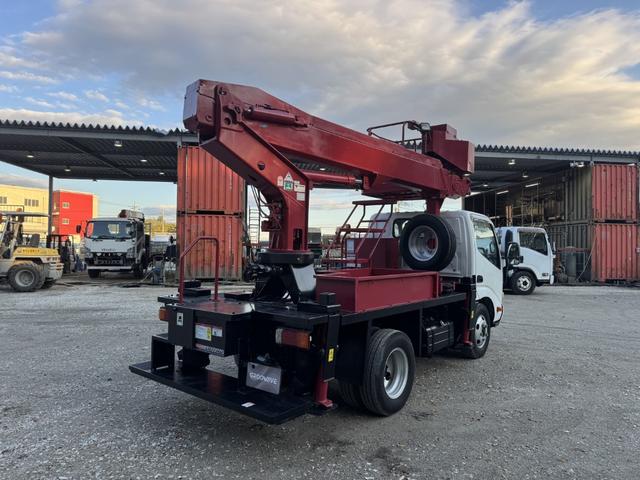 デュトロ 高所作業車　タダノ　ＡＴ－１２１ＴＧ　作業床高さ１１．９ｍ　バケット２００ｋｇ　走行２８千ｋｍ　Ｆ５　５速　マニュアル　ＥＴＣ１．０　アイドリングストップ　５ｔ限定免許対応（5枚目）