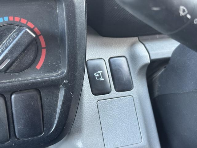 デュトロ 高所作業車　タダノ　ＡＴ－１２１ＴＧ　作業床高さ１１．９ｍ　バケット２００ｋｇ　走行２８千ｋｍ　Ｆ５　５速　マニュアル　ＥＴＣ１．０　アイドリングストップ　５ｔ限定免許対応（33枚目）