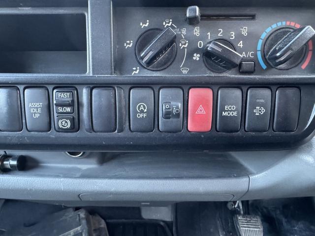 デュトロ 高所作業車　タダノ　ＡＴ－１２１ＴＧ　作業床高さ１１．９ｍ　バケット２００ｋｇ　走行２８千ｋｍ　Ｆ５　５速　マニュアル　ＥＴＣ１．０　アイドリングストップ　５ｔ限定免許対応（35枚目）