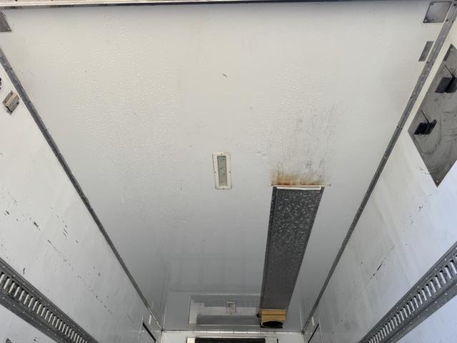 ダイナトラック 低温冷凍車　ワイドロング　格納ゲート　東プレ　ＸＶ３２ＬＯＣ－Ｍ　－３０℃設定　エバハウス　両側サイドドア　４，６００×２，０５０×２，０００　車検付　ＡＴ　オートマ　走行７１千ｋｍ　積載２ｔ　新明和　パワーゲート　ゲート付（16枚目）