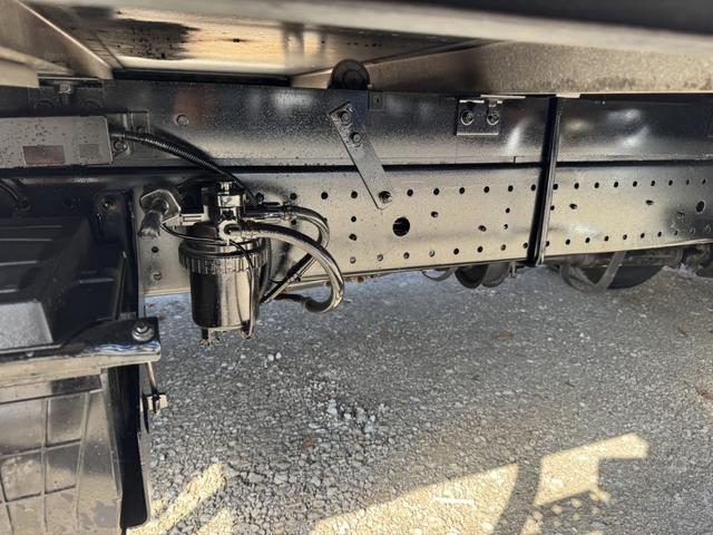 ダイナトラック 低温冷凍車　ワイドロング　格納ゲート　東プレ　ＸＶ３２ＬＯＣ－Ｍ　－３０℃設定　エバハウス　両側サイドドア　４，６００×２，０５０×２，０００　車検付　ＡＴ　オートマ　走行７１千ｋｍ　積載２ｔ　新明和　パワーゲート　ゲート付（23枚目）