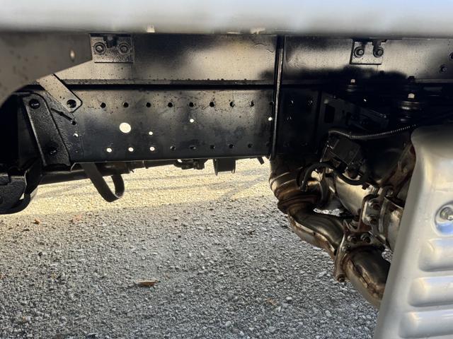 ダイナトラック 低温冷凍車　ワイドロング　格納ゲート　東プレ　ＸＶ３２ＬＯＣ－Ｍ　－３０℃設定　エバハウス　両側サイドドア　４，６００×２，０５０×２，０００　車検付　ＡＴ　オートマ　走行７１千ｋｍ　積載２ｔ　新明和　パワーゲート　ゲート付（27枚目）