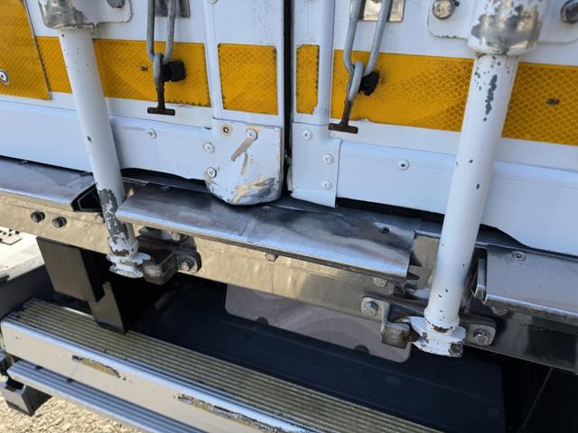 ダイナトラック 低温冷凍車　ワイドロング　格納ゲート　東プレ　ＸＶ３２ＬＯＣ－Ｍ　－３０℃設定　エバハウス　両側サイドドア　４，６００×２，０５０×２，０００　車検付　ＡＴ　オートマ　走行７１千ｋｍ　積載２ｔ　新明和　パワーゲート　ゲート付（49枚目）