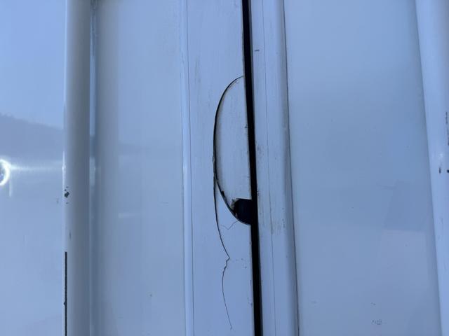 ダイナトラック 低温冷凍車　ワイドロング　格納ゲート　東プレ　ＸＶ３２ＬＯＣ－Ｍ　－３０℃設定　エバハウス　両側サイドドア　４，６００×２，０５０×２，０００　車検付　ＡＴ　オートマ　走行７１千ｋｍ　積載２ｔ　新明和　パワーゲート　ゲート付（50枚目）