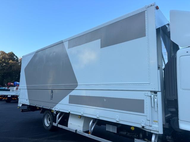 ヒノレンジャー アルミウィング　ワイド　ベッド付　エアサス　日本トレクス　リア観音扉　ラッシング２段　引出しフック７対　２４０馬力　６，８３０×２，４１０×２，３９０　積載２．６ｔ　Ｆ６　６速　マニュアル　４ｔウイング　ＥＴＣ１．０　	バックカメラ（7枚目）