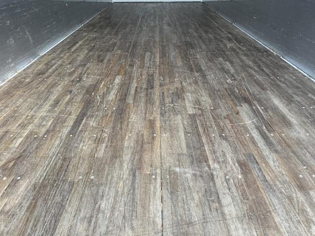 ヒノレンジャー アルミウィング　ワイド　ベッド付　エアサス　日本トレクス　リア観音扉　ラッシング２段　引出しフック７対　２４０馬力　６，８３０×２，４１０×２，３９０　積載２．６ｔ　Ｆ６　６速　マニュアル　４ｔウイング　ＥＴＣ１．０　	バックカメラ（13枚目）