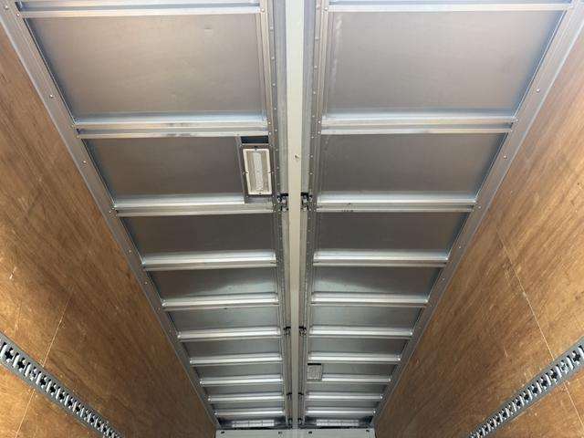 ヒノレンジャー アルミウィング　ワイド　ベッド付　エアサス　日本トレクス　リア観音扉　ラッシング２段　引出しフック７対　２４０馬力　６，８３０×２，４１０×２，３９０　積載２．６ｔ　Ｆ６　６速　マニュアル　４ｔウイング　ＥＴＣ１．０　	バックカメラ（14枚目）