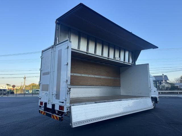 ヒノレンジャー アルミウィング　ワイド　ベッド付　エアサス　日本トレクス　リア観音扉　ラッシング２段　引出しフック７対　２４０馬力　６，８３０×２，４１０×２，３９０　積載２．６ｔ　Ｆ６　６速　マニュアル　４ｔウイング　ＥＴＣ１．０　	バックカメラ（16枚目）