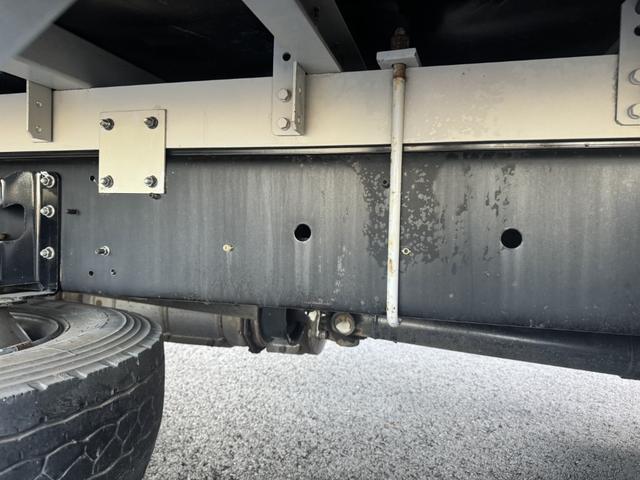 ヒノレンジャー アルミウィング　ワイド　ベッド付　エアサス　日本トレクス　リア観音扉　ラッシング２段　引出しフック７対　２４０馬力　６，８３０×２，４１０×２，３９０　積載２．６ｔ　Ｆ６　６速　マニュアル　４ｔウイング　ＥＴＣ１．０　	バックカメラ（23枚目）