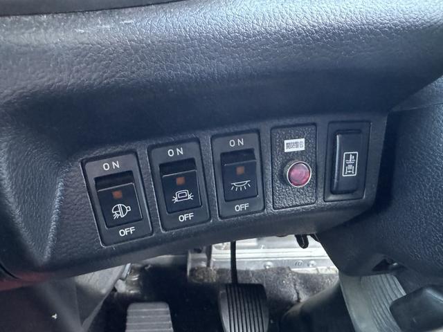 ヒノレンジャー アルミウィング　ワイド　ベッド付　エアサス　日本トレクス　リア観音扉　ラッシング２段　引出しフック７対　２４０馬力　６，８３０×２，４１０×２，３９０　積載２．６ｔ　Ｆ６　６速　マニュアル　４ｔウイング　ＥＴＣ１．０　	バックカメラ（37枚目）