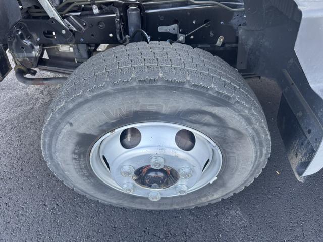 ヒノレンジャー アルミウィング　ワイド　ベッド付　エアサス　日本トレクス　リア観音扉　ラッシング２段　引出しフック７対　２４０馬力　６，８３０×２，４１０×２，３９０　積載２．６ｔ　Ｆ６　６速　マニュアル　４ｔウイング　ＥＴＣ１．０　	バックカメラ（49枚目）