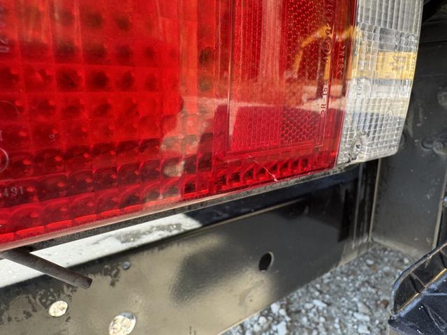 デュトロ パネルバン　１０尺　全低床　キタムラ　リア２重観音扉　ラッシング２段　床ステンレス　左サイドドア　ＡＴ　オートマ　２ペダル　積載１．６ｔ　ＥＴＣ１．０　バックカメラ　車線逸脱警報　プリクラッシュセーフティー　５ｔ限定免許対応（49枚目）