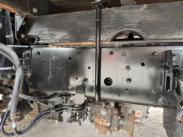 ヒノレンジャー アルミブロック　小平　６，２１０×２，１６０　３方開　床フック５対　センタースタンション１ケ　走行３８千ｋｍ　車検付　積載４ｔ　Ｆ６　６速　マニュアル　平ボディー　アルミアオリ　アルミ平　ＥＴＣ１．０（20枚目）