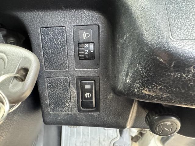 ヒノレンジャー アルミブロック　小平　６，２１０×２，１６０　３方開　床フック５対　センタースタンション１ケ　走行３８千ｋｍ　車検付　積載４ｔ　Ｆ６　６速　マニュアル　平ボディー　アルミアオリ　アルミ平　ＥＴＣ１．０（25枚目）