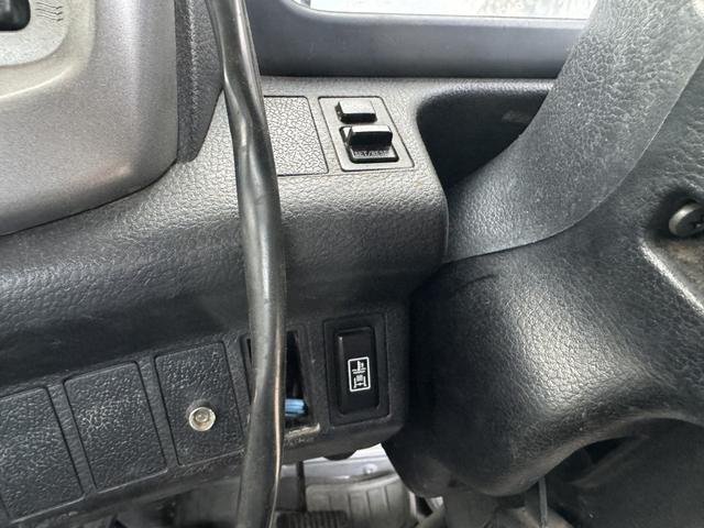 ヒノレンジャー アルミブロック　小平　６，２１０×２，１６０　３方開　床フック５対　センタースタンション１ケ　走行３８千ｋｍ　車検付　積載４ｔ　Ｆ６　６速　マニュアル　平ボディー　アルミアオリ　アルミ平　ＥＴＣ１．０（28枚目）