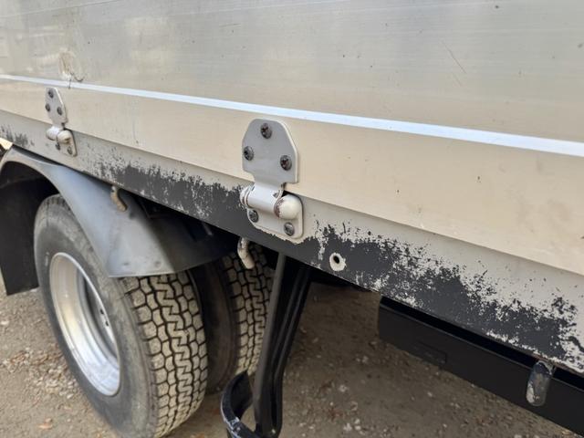 ヒノレンジャー アルミブロック　小平　６，２１０×２，１６０　３方開　床フック５対　センタースタンション１ケ　走行３８千ｋｍ　車検付　積載４ｔ　Ｆ６　６速　マニュアル　平ボディー　アルミアオリ　アルミ平　ＥＴＣ１．０（50枚目）