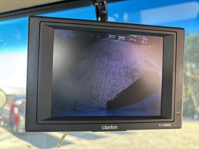 ヒノレンジャー 低温冷凍車　ベッド付　格納ゲート　東プレ　ＸＶ４２ＬＯＣ－Ｔ　－３０℃設定　エバハウス　サイドドア　６，２６０×２，１１０×２，１００　アルミホイール　メッキパーツ　積載２．８ｔ　Ｆ６　６速　マニュアル　低温仕様　新明和　パワーゲート（35枚目）