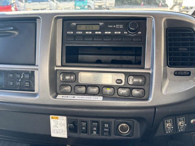 ヒノレンジャー 低温冷凍車　ベッド付　格納ゲート　東プレ　ＸＶ４２ＬＯＣ－Ｔ　－３０℃設定　エバハウス　サイドドア　６，２６０×２，１１０×２，１００　アルミホイール　メッキパーツ　積載２．８ｔ　Ｆ６　６速　マニュアル　低温仕様　新明和　パワーゲート（39枚目）