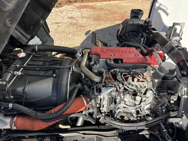 ヒノレンジャー 低温冷凍車　ベッド付　格納ゲート　東プレ　ＸＶ４２ＬＯＣ－Ｔ　－３０℃設定　エバハウス　サイドドア　６，２６０×２，１１０×２，１００　アルミホイール　メッキパーツ　積載２．８ｔ　Ｆ６　６速　マニュアル　低温仕様　新明和　パワーゲート（44枚目）