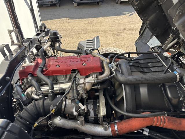 ヒノレンジャー 低温冷凍車　ベッド付　格納ゲート　東プレ　ＸＶ４２ＬＯＣ－Ｔ　－３０℃設定　エバハウス　サイドドア　６，２６０×２，１１０×２，１００　アルミホイール　メッキパーツ　積載２．８ｔ　Ｆ６　６速　マニュアル　低温仕様　新明和　パワーゲート（45枚目）