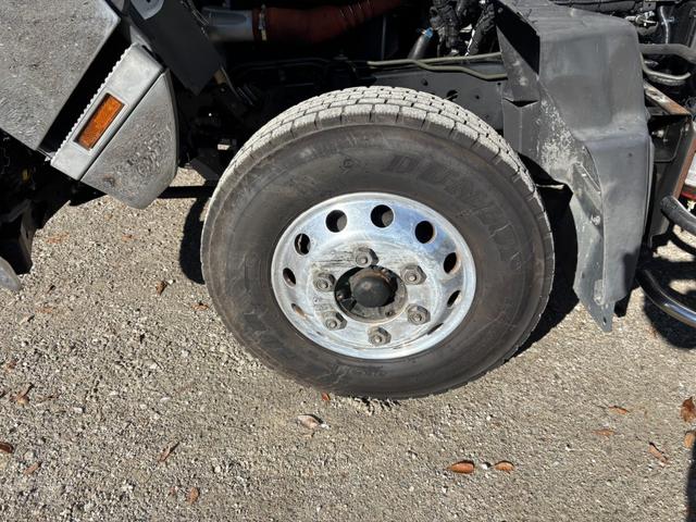 ヒノレンジャー 低温冷凍車　ベッド付　格納ゲート　東プレ　ＸＶ４２ＬＯＣ－Ｔ　－３０℃設定　エバハウス　サイドドア　６，２６０×２，１１０×２，１００　アルミホイール　メッキパーツ　積載２．８ｔ　Ｆ６　６速　マニュアル　低温仕様　新明和　パワーゲート（50枚目）