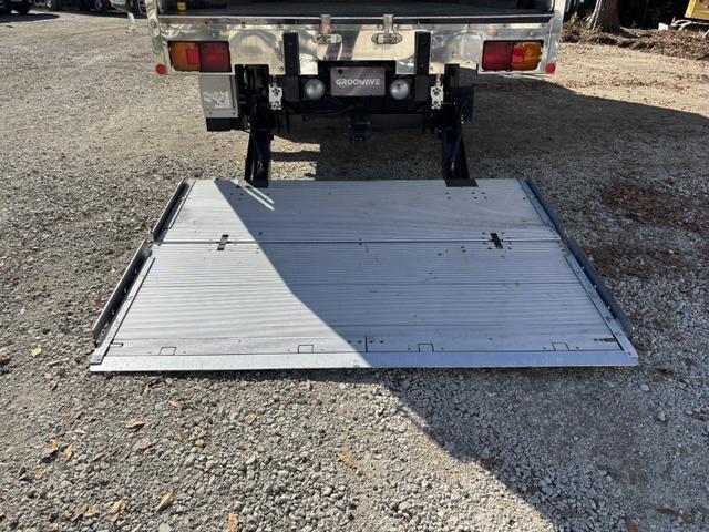 ヒノレンジャー 低温冷凍車　ベッド付　格納ゲート　東プレ　ＸＶ７２ＬＯＣ－Ｔ　－３０℃設定　エバハウス　サイドドア　６，３９０×２，１４０×１，９１０　車検付　積載２．８ｔ　Ｆ６　マニュアル　低温仕様　新明和　パワーゲート　ゲート付　ＥＴＣ２．０（12枚目）