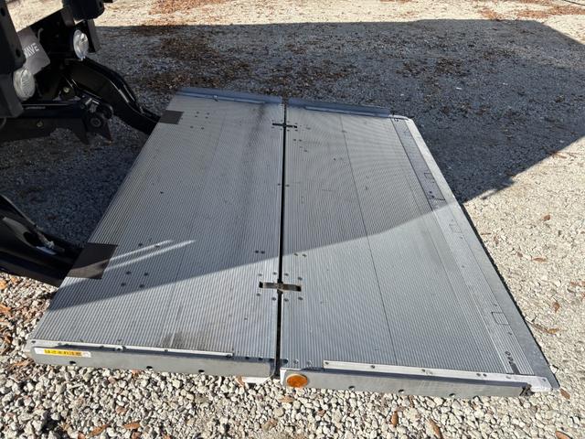 ヒノレンジャー 低温冷凍車　ベッド付　格納ゲート　東プレ　ＸＶ７２ＬＯＣ－Ｔ　－３０℃設定　エバハウス　サイドドア　６，３９０×２，１４０×１，９１０　車検付　積載２．８ｔ　Ｆ６　マニュアル　低温仕様　新明和　パワーゲート　ゲート付　ＥＴＣ２．０（13枚目）